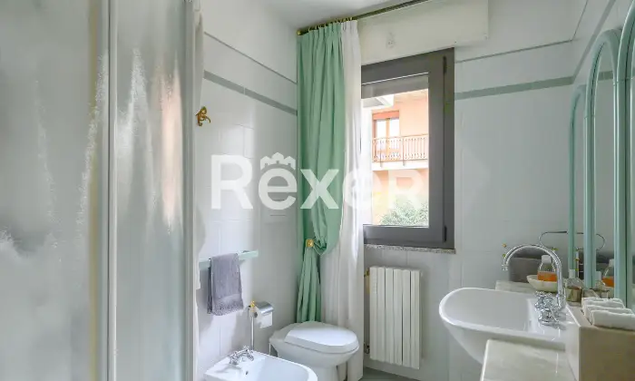 Rexer-Venezia-Ampio-appartamento-su-due-livelli-con-terrazze-garage-doppio-e-posti-auto-Altro