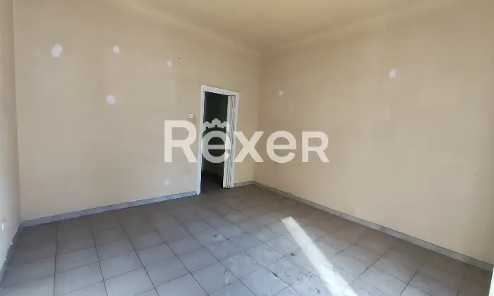 Rexer-Taranto-Appartamento-al-secondo-piano-doppia-esposizione-Altro