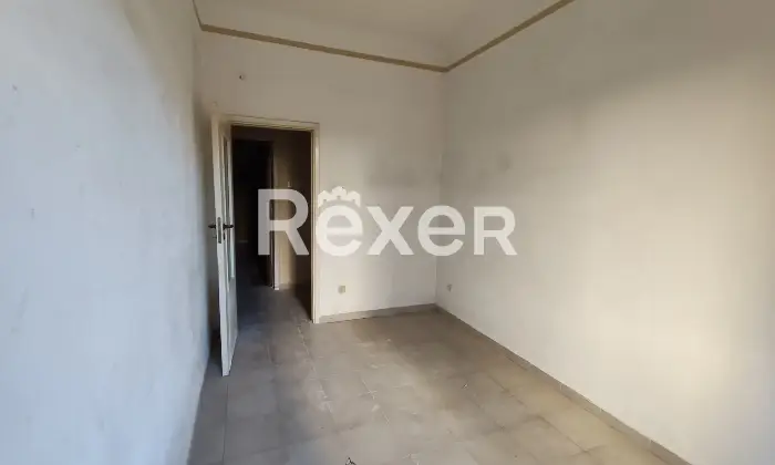 Rexer-Taranto-Appartamento-al-secondo-piano-doppia-esposizione-Altro
