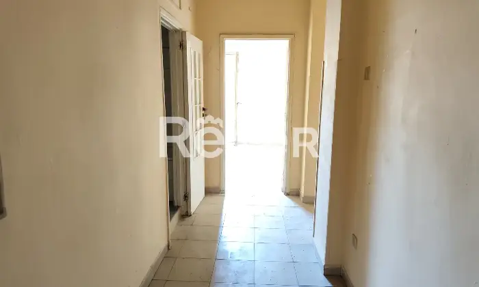 Rexer-Taranto-Appartamento-al-secondo-piano-doppia-esposizione-Altro