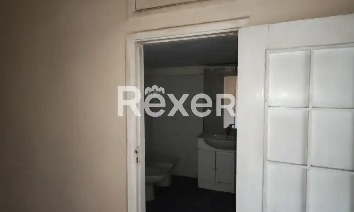 Rexer-Taranto-Appartamento-al-secondo-piano-doppia-esposizione-Altro