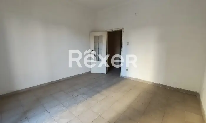 Rexer-Taranto-Appartamento-al-secondo-piano-doppia-esposizione-Altro