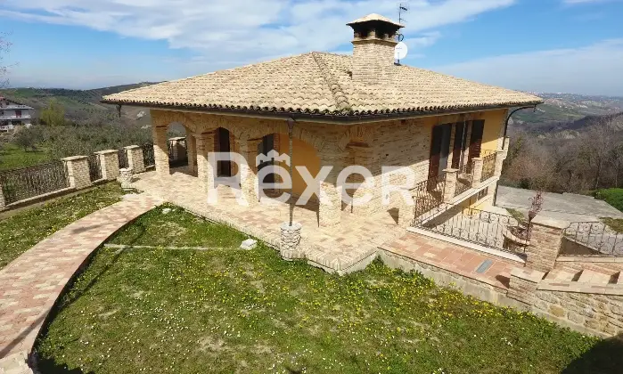 Rexer-Roccamontepiano-Vendo-tradizione-tranquillit-e-sicurezza-Terrazzo