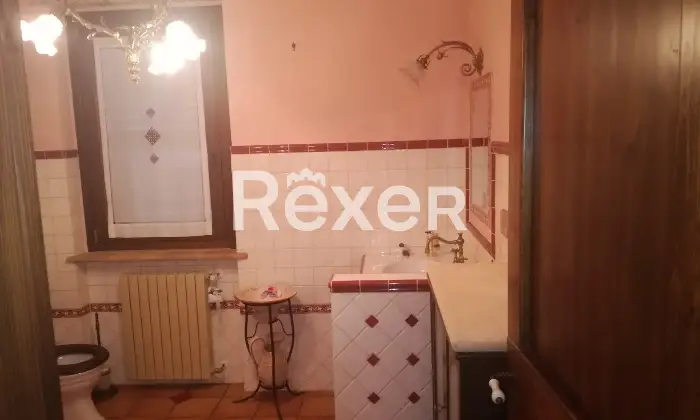 Rexer-Roccamontepiano-Vendo-tradizione-tranquillit-e-sicurezza-Bagno