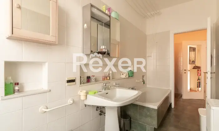 Rexer-Milano-NUDA-PROPRIETA-TRILOCALE-CON-DUE-BAGNI-CUCINA-ABITABILE-E-DUE-BALCONI-MQ-Altro