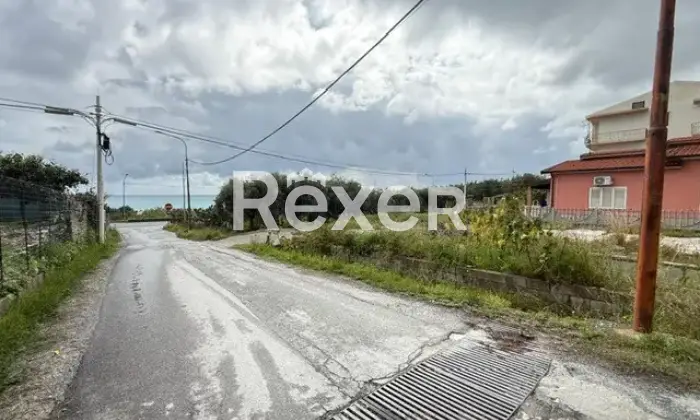 Rexer-Palizzi-Casa-indipendente-con-giardino-Contrada-Gruda-Altro