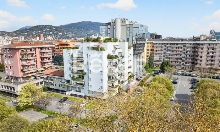 Rexer-Brescia-Ampio-trilocale-piano-alto-con-terrazzina-e-due-box-auto-singoli-Altro