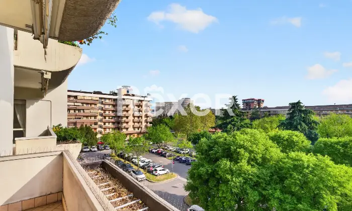 Rexer-Brescia-Ampio-trilocale-piano-alto-con-terrazzina-e-due-box-auto-singoli-Altro