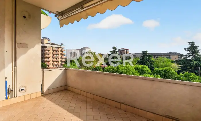 Rexer-Brescia-Ampio-trilocale-piano-alto-con-terrazzina-e-due-box-auto-singoli-Altro