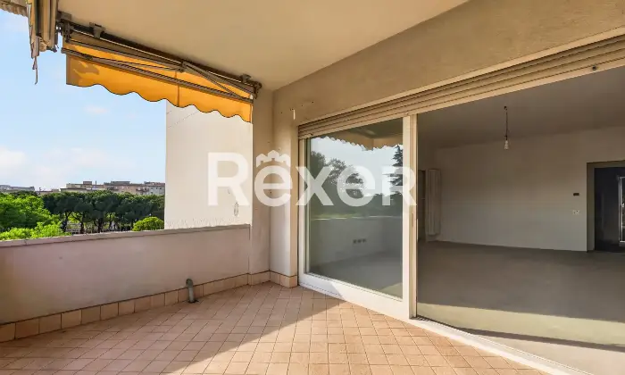 Rexer-Brescia-Ampio-trilocale-piano-alto-con-terrazzina-e-due-box-auto-singoli-Altro