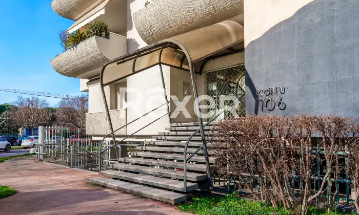 Rexer-Brescia-Ampio-trilocale-piano-alto-con-terrazzina-e-due-box-auto-singoli-Altro