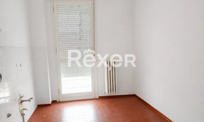 Rexer-Sesto-Calende-Appartamento-con-balcone-e-box-Altro