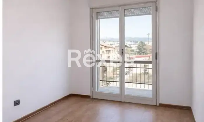 Rexer-Sesto-Calende-Appartamento-con-balcone-e-box-Altro