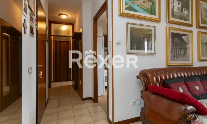 Rexer-Cesano-Maderno-Ampia-soluzione-su-due-livelli-in-zona-San-Bernardo-Altro