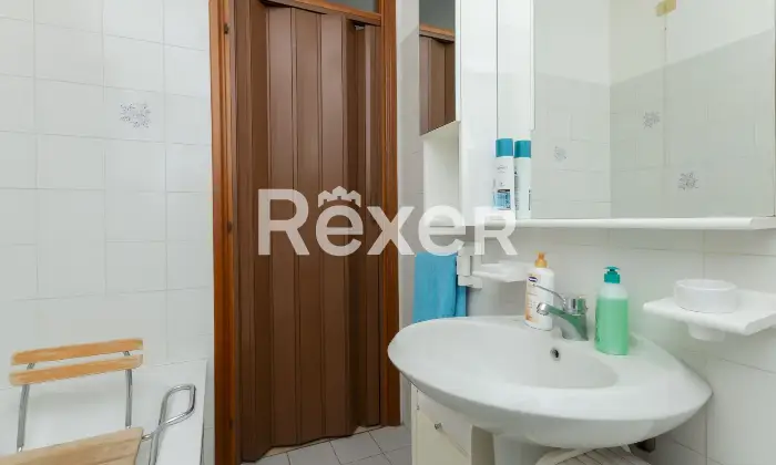 Rexer-Cesano-Maderno-Ampia-soluzione-su-due-livelli-in-zona-San-Bernardo-Altro