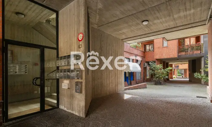 Rexer-Cesano-Maderno-Ampia-soluzione-su-due-livelli-in-zona-San-Bernardo-Altro