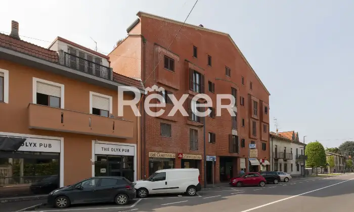 Rexer-Cesano-Maderno-Ampia-soluzione-su-due-livelli-in-zona-San-Bernardo-Altro