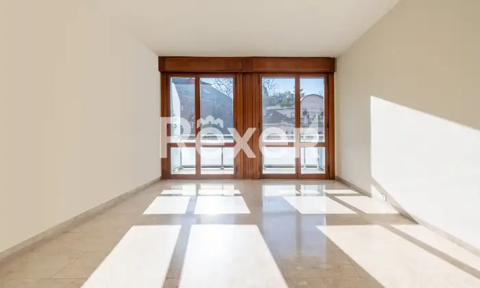 Rexer-Milano-TRILOCALE-IN-ZONA-CORSO-VERCELLI-Salone