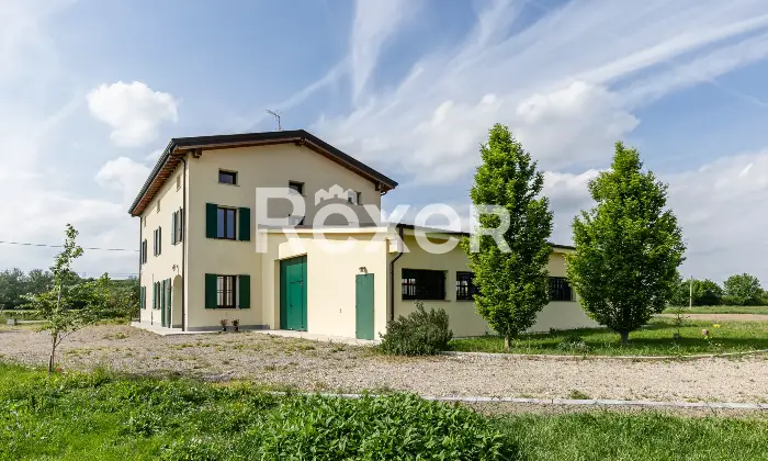 Rexer-Carpi-Villa-unifamiliare-nel-verde-di-Carpi-Altro