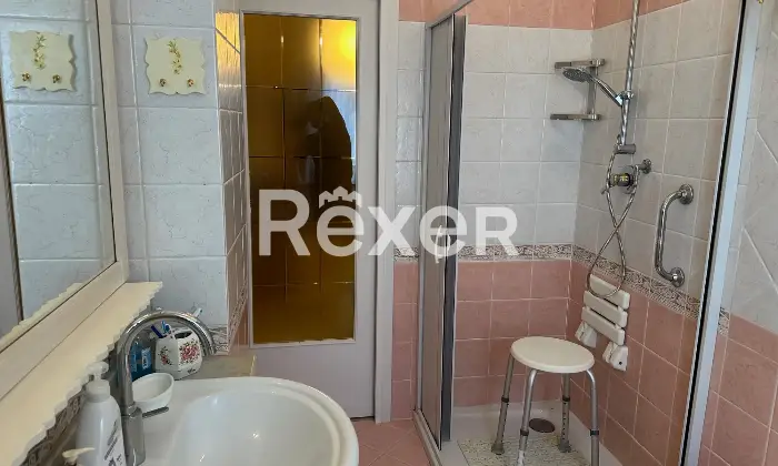 Rexer-Ascoli-Piceno-Quadrilocale-al-primo-piano-con-ascensore-Altro