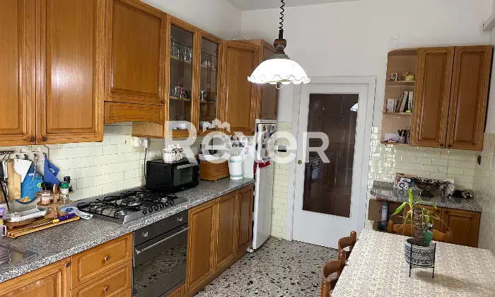 Rexer-Ascoli-Piceno-Quadrilocale-al-primo-piano-con-ascensore-Altro