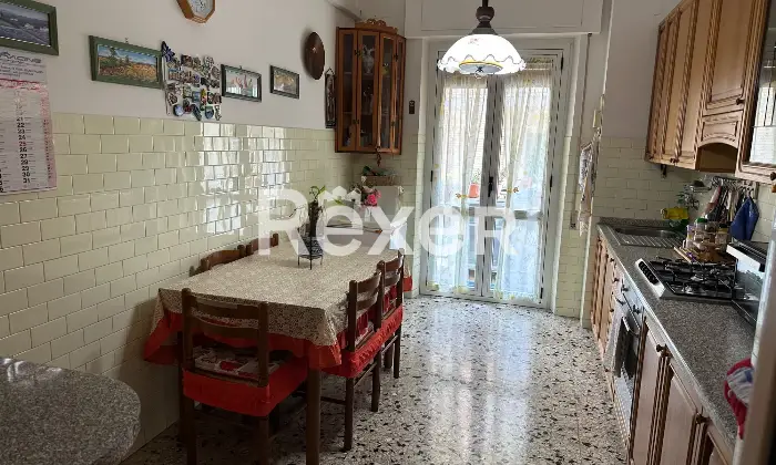 Rexer-Ascoli-Piceno-Quadrilocale-al-primo-piano-con-ascensore-Altro