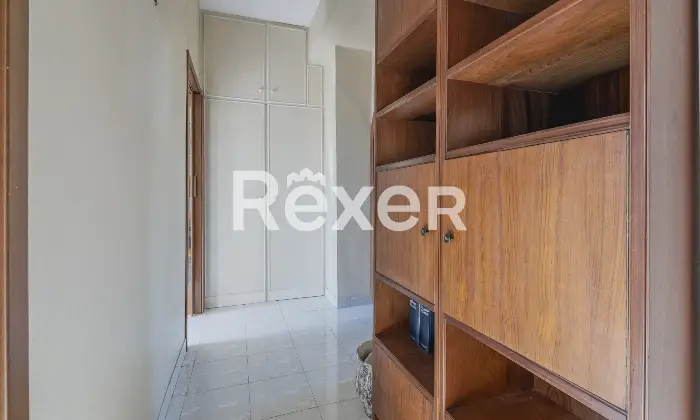 Rexer-Roma-Luminoso-e-ampio-bilocale-con-cantina-e-posto-auto-scoperto-Altro