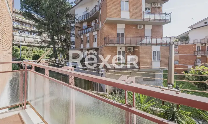 Rexer-Roma-Luminoso-e-ampio-bilocale-con-cantina-e-posto-auto-scoperto-Altro