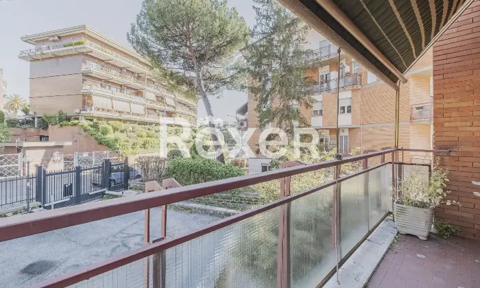Rexer-Roma-Luminoso-e-ampio-bilocale-con-cantina-e-posto-auto-scoperto-Altro