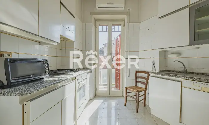 Rexer-Roma-Luminoso-e-ampio-bilocale-con-cantina-e-posto-auto-scoperto-Altro