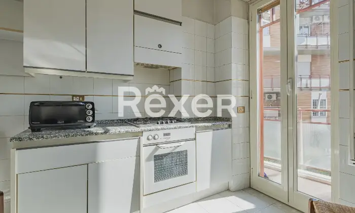 Rexer-Roma-Luminoso-e-ampio-bilocale-con-cantina-e-posto-auto-scoperto-Altro
