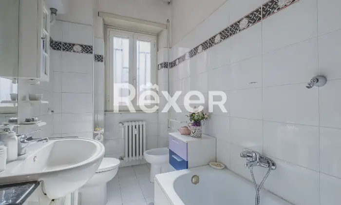 Rexer-Roma-Luminoso-e-ampio-bilocale-con-cantina-e-posto-auto-scoperto-Altro