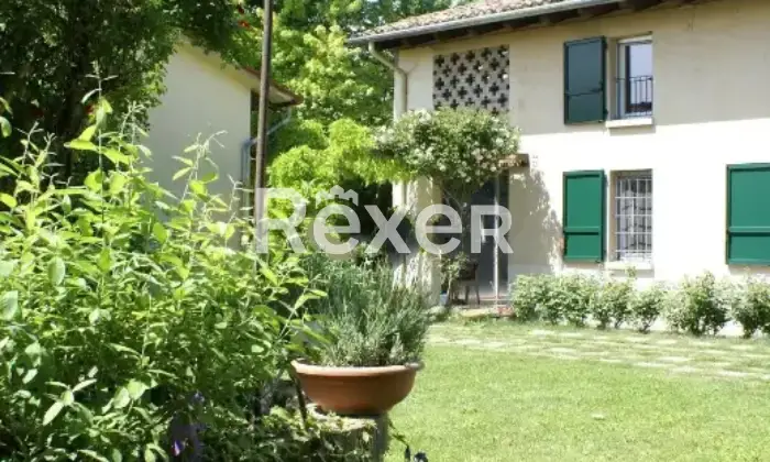 Rexer-MIRANDOLA-Villa-in-vendita-Altro