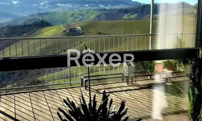 Rexer-Serramazzoni-Casa-indipendente-in-vendita-in-vendita-in-Via-Giardini-Nord-a-Serramazzoni-Terrazzo