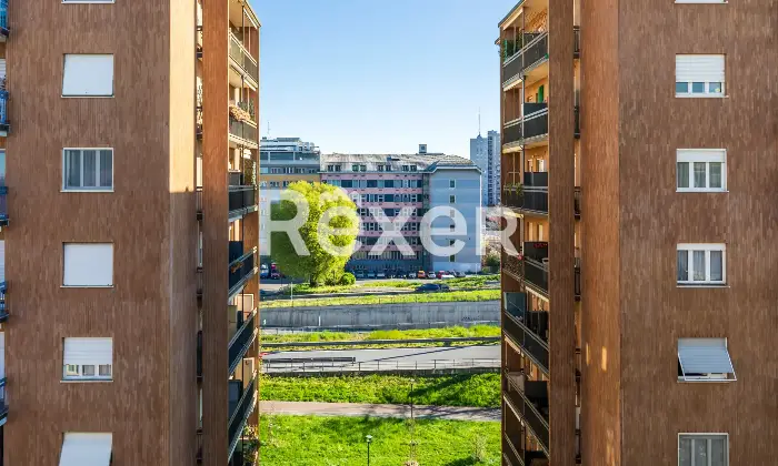 Rexer-Milano-Luminoso-ultimo-piano-con-balconata-pronto-da-abitare-Altro