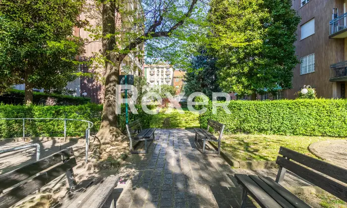 Rexer-Milano-Luminoso-ultimo-piano-con-balconata-pronto-da-abitare-Altro