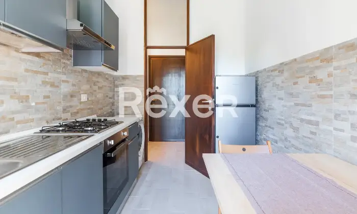 Rexer-Milano-Luminoso-ultimo-piano-con-balconata-pronto-da-abitare-Altro