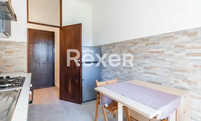 Rexer-Milano-Luminoso-ultimo-piano-con-balconata-pronto-da-abitare-Altro