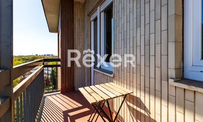 Rexer-Milano-Luminoso-ultimo-piano-con-balconata-pronto-da-abitare-Altro