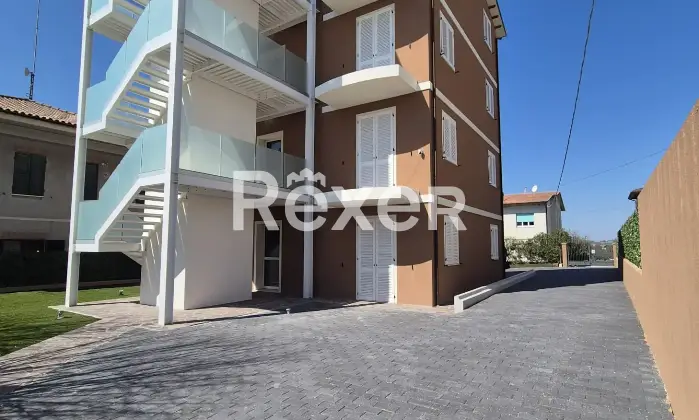Rexer-Cingoli-Intero-edificio-in-vendita-in-via-Gioacchino-Rossini-a-Strada-Cingoli-Altro