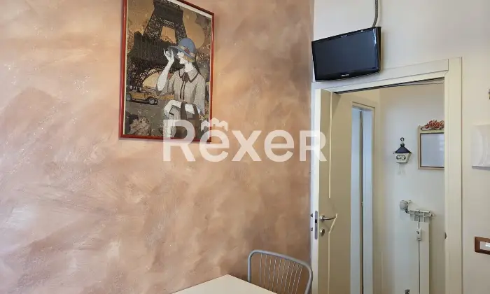Rexer-Siena-Trilocale-ristrutturato-con-terrazzo-in-zona-servita-AcquacaldaPetriccio-Altro