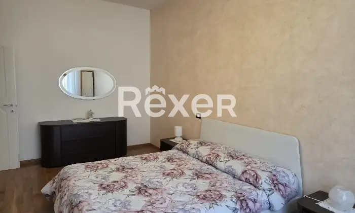 Rexer-Siena-Trilocale-ristrutturato-con-terrazzo-in-zona-servita-AcquacaldaPetriccio-Altro