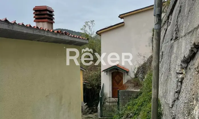 Rexer-Rionero-Sannitico-Casa-indipendente-con-soffitta-abitabile-in-vendita-Rionero-Sannitico-IS-Altro