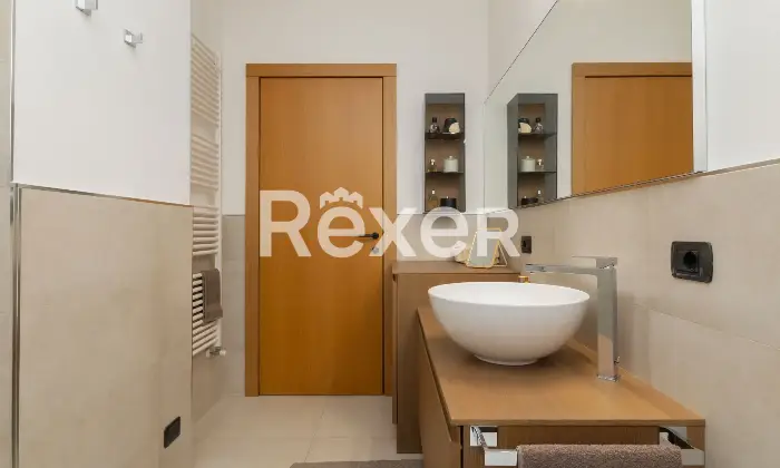 Rexer-Barlassina-Prestigioso-appartamento-con-terrazzino-Altro