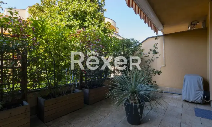 Rexer-Barlassina-Prestigioso-appartamento-con-terrazzino-Altro