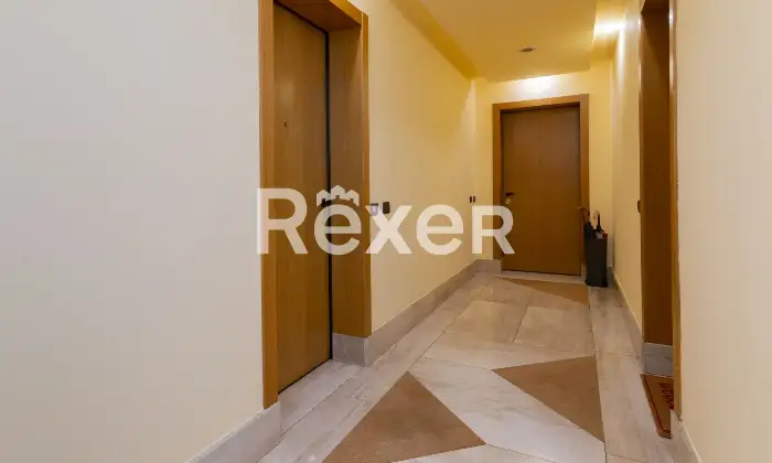 Rexer-Barlassina-Prestigioso-appartamento-con-terrazzino-Altro