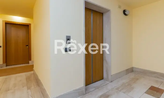 Rexer-Barlassina-Prestigioso-appartamento-con-terrazzino-Altro