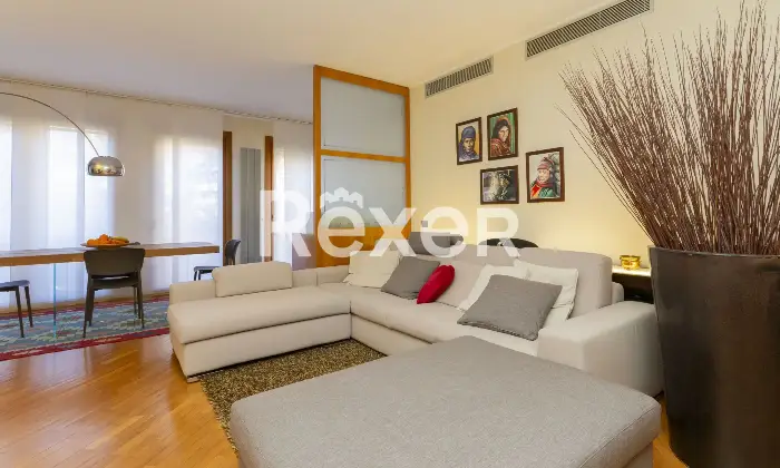 Rexer-Barlassina-Prestigioso-appartamento-con-terrazzino-Altro