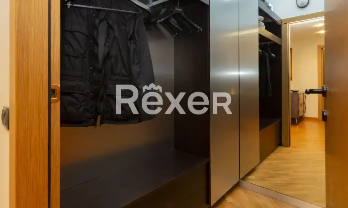 Rexer-Barlassina-Prestigioso-appartamento-con-terrazzino-Altro