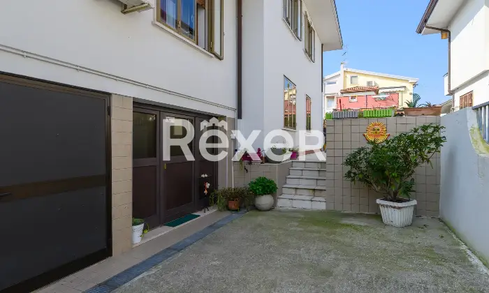 Rexer-Abano-Terme-Porzione-di-Trifamilaire-con-scoperto-privato-Altro